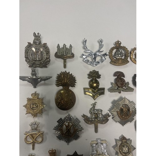 992A - Assorted military and other badges