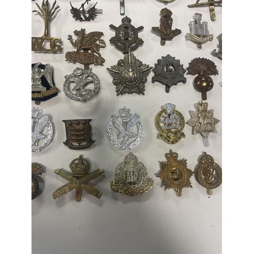 992A - Assorted military and other badges