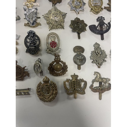 992A - Assorted military and other badges