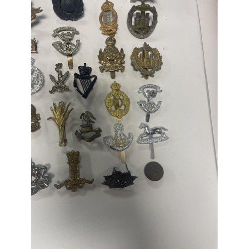 992A - Assorted military and other badges