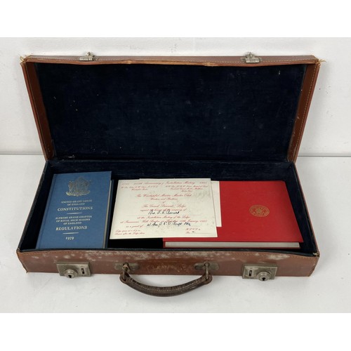 1353 - Assorted Masonic memorabilia (box)