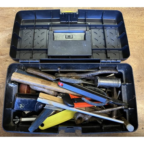 1473 - Assorted tools, a telescope, and other items (qty)