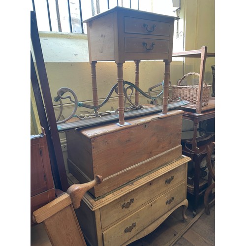 1612 - An elm chest, 99 cm wide, a dressing table base, a brass fender, fireside items, and a side table wi... 