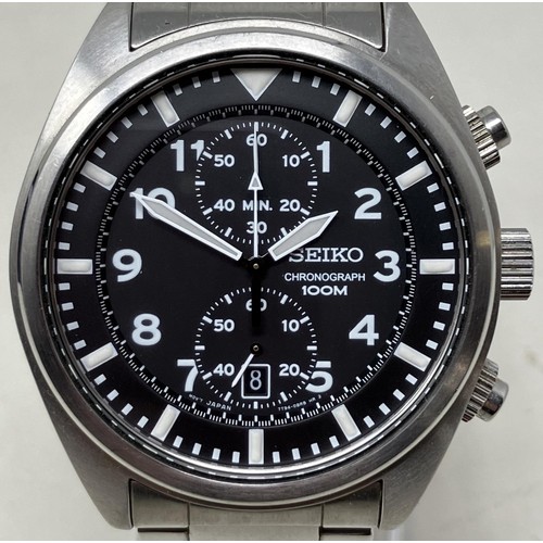 38 - A gentleman's stainless steel Seiko Chronograph Quartz Sports 100 wristwatch, and another gentleman'... 