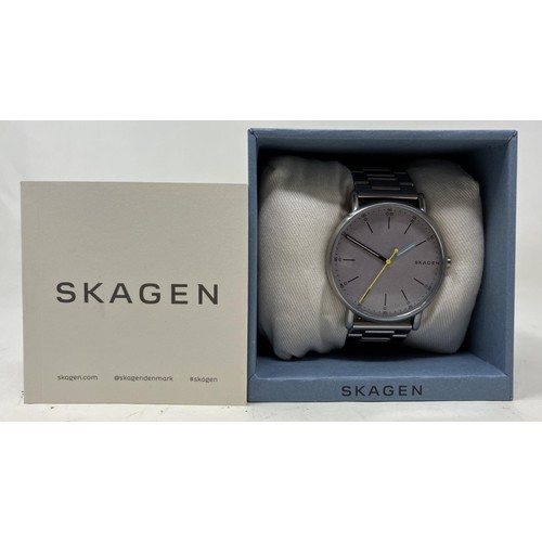 43 - A gentleman's stainless steel Skagen Signatur SKW6375 wristwatch, boxed, with instructions and warra... 