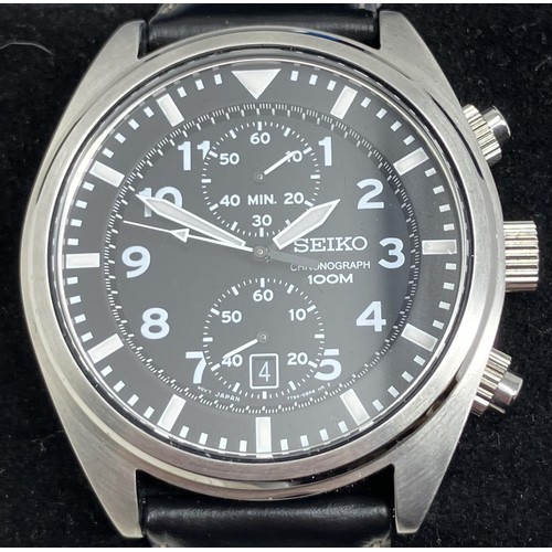 50 - A gentleman's stainless steel Seiko Quartz Chronograph Sports 150 wristwatch, boxed, with related in... 