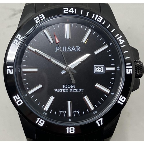 58 - A gentleman's stainless steel Pulsar 100M water resist wristwatch, boxed, with instruction manual an... 