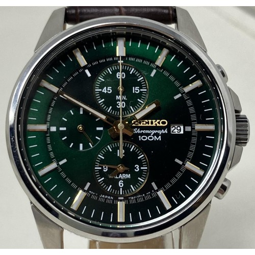 81 - A gentleman's stainless steel Seiko Chronograph 100m wristwatch, on a leather strap, boxed, with ins... 