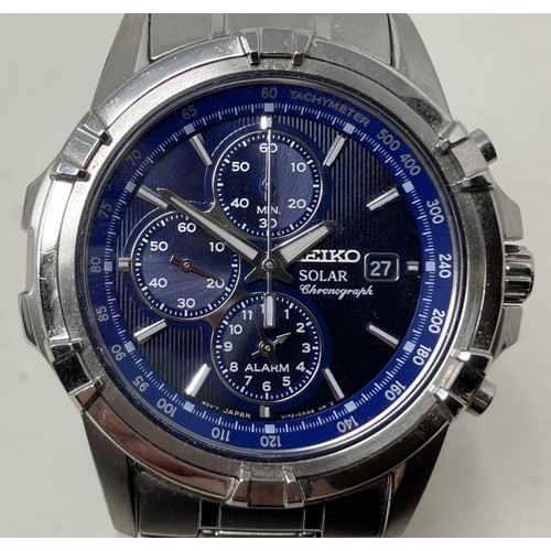 94 - A gentleman's stainless steel Seiko Solar Chronograph wristwatch, boxed, with certificate, instructi... 