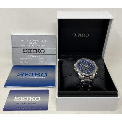 94 - A gentleman's stainless steel Seiko Solar Chronograph wristwatch, boxed, with certificate, instructi... 