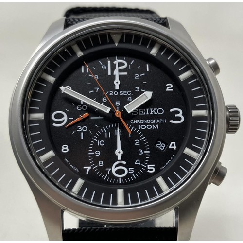 96 - A gentleman's stainless steel Seiko Chronograph 100m wristwatch, on a fabric strap, boxed, with cert... 