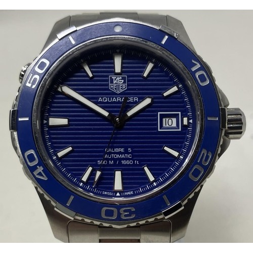 125 - A gentleman's stainless steel Tag Heuer Aquaracer Calibre 5 Automatic 500M/1660FT wristwatch, on a s... 