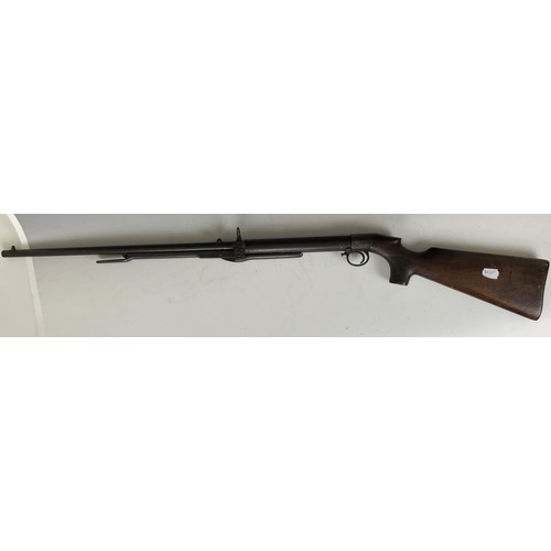 692 - A BSA .177 underlever air rifle, 111 cm, and a modern soft case (2)