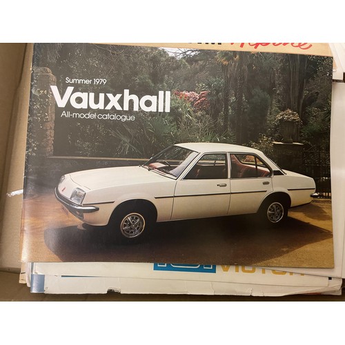 324 - Assorted vehicle brochures, including Sunbeam Alpine, Hillman Imp, Hillman Super Minx and Hillman Hu... 