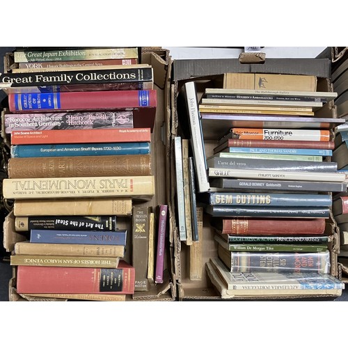 761 - Assorted reference books, predominantly on art, antiques, jewellery and auction catalogues (qty)