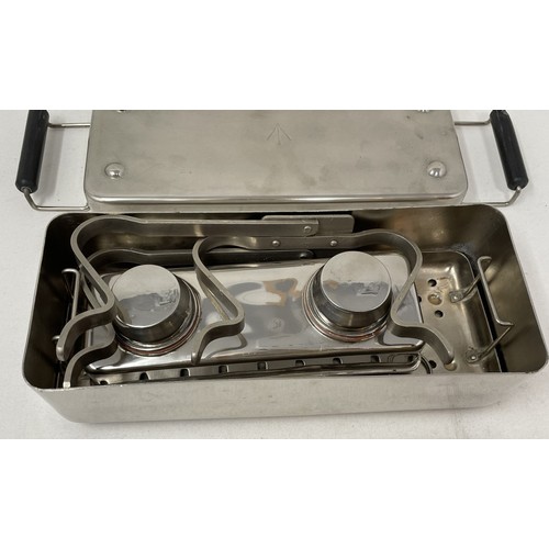 284 - An MOD issue campaign type set, comprising a rectangular pan, lid, twin burners and a stand, with MO... 