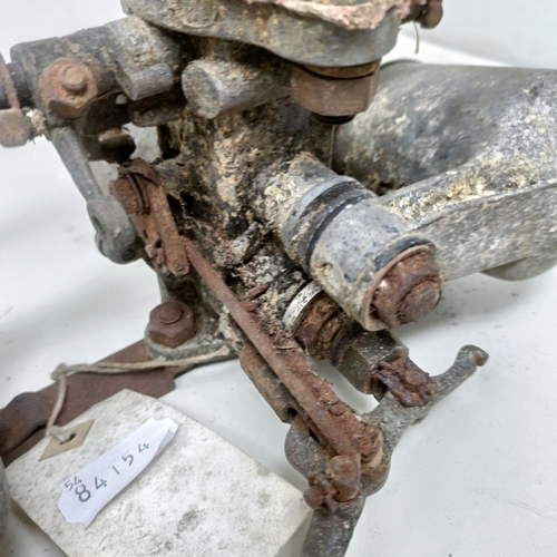 255 - A pair of 1 1/4 inch SU carburettors, 6 7/8 inch between centres, on a manifold