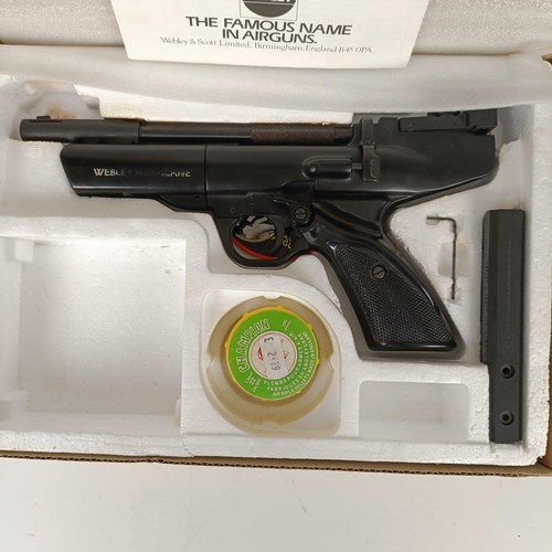 657A - A Webley Hurricane air pistol, boxed