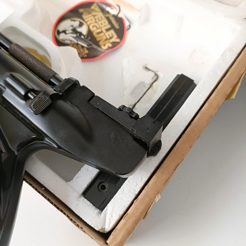 657A - A Webley Hurricane air pistol, boxed