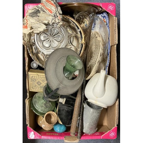 1837 - A blue and white meat plate, a part tea set, and assorted other ceramics (3 boxes)