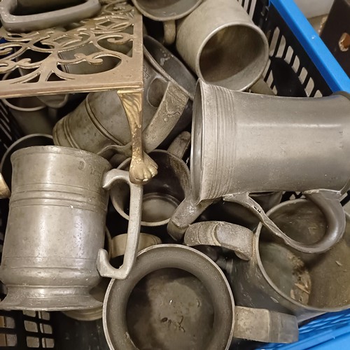 1883 - Assorted pewter mugs and a trivet (box)