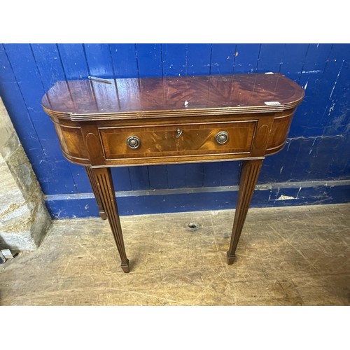 1954 - A mahogany demi lune card table, 92 cm wide and a mahogany side table (2)