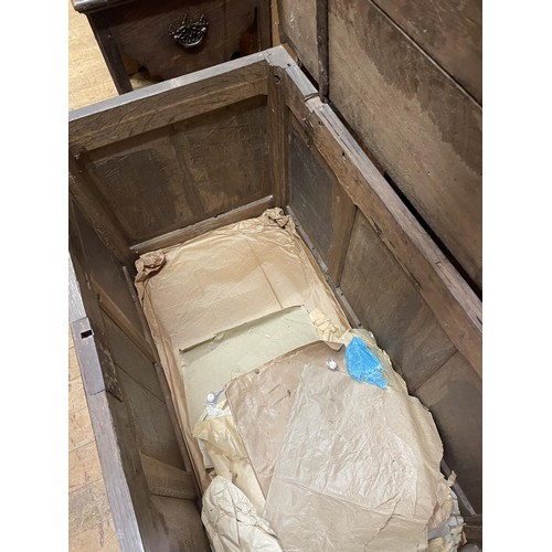 1958 - An oak coffer, 95 cm wide, a stool, and a bible box (3)