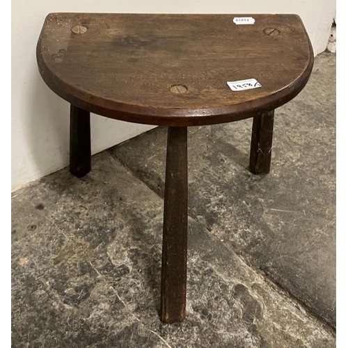 1958 - An oak coffer, 95 cm wide, a stool, and a bible box (3)