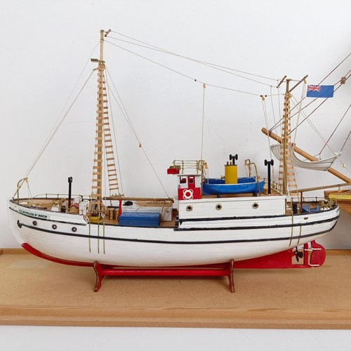 305 - A model of R.C.M. Police St Roch, 45 cm long and another ship (2)