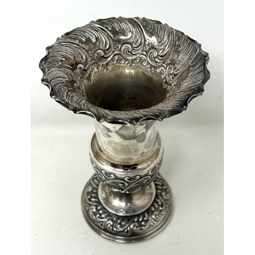 22 - An Edward VII silver vase, Sheffield 1901, base filled, all in 13.2 ozt, 18 cm high