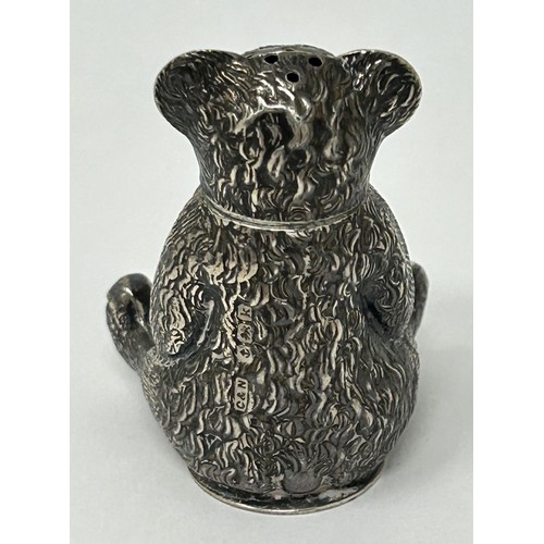 96 - An Edward VII silver novelty pepper, in the form of a teddy bear, Birmingham 1909, 8.7 g