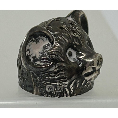 96 - An Edward VII silver novelty pepper, in the form of a teddy bear, Birmingham 1909, 8.7 g