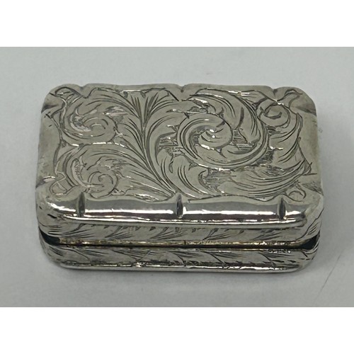 116 - A 19th century silver vinaigrette, 6.2 g