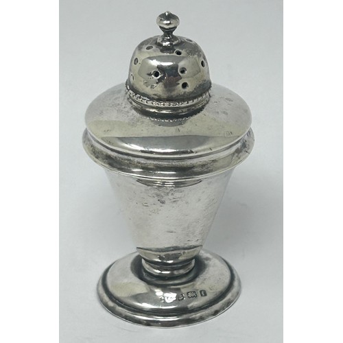 128 - An Edward VII silver pepper, Birmingham 1905, 19.4 g