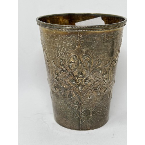 129 - A Victorian silver beaker, London 1871, 3.9 ozt