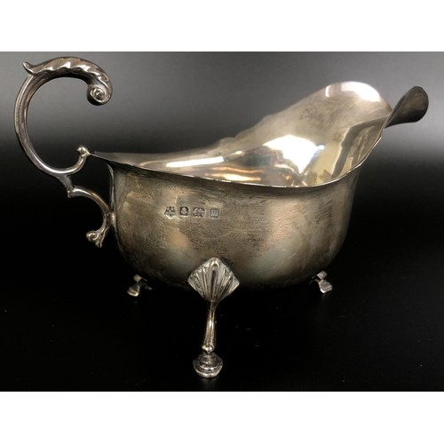 161 - A George V silver sauce boat, Birmingham 1911, 4.94 ozt