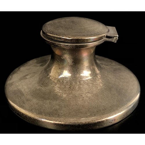 165 - A George V silver capstan inkwell, Birmingham 1919, 9 cm diameter