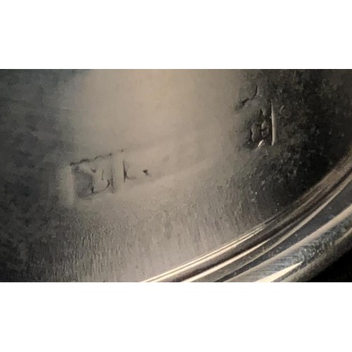 169 - A small silver bowl/salt, marks rubbed, 20 g