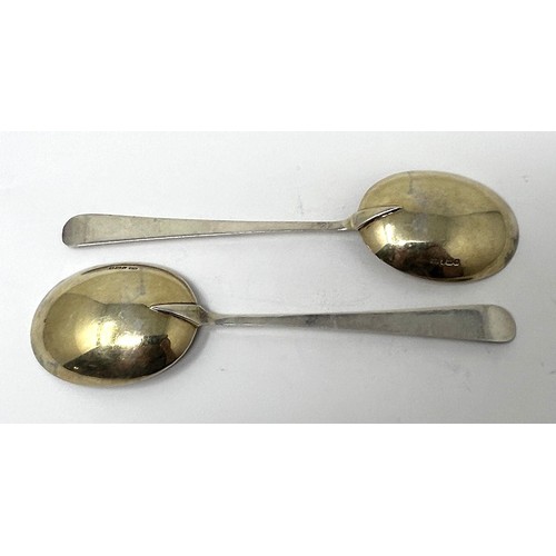 207 - A pair of Edward VII silver spoons, with gilt bowls, Sheffield 1903