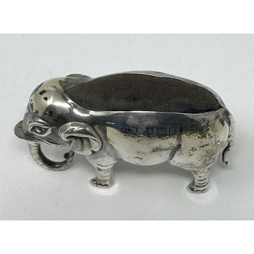 225 - An Edward VII novelty silver pin cushion, in the form of an elephant, Birmingham 1907