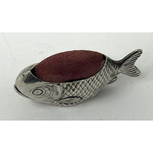 228 - A novelty silver pin cushion, in the form of a fish, Birmingham 1908