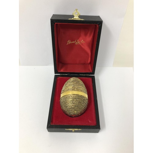 80 - A silver gilt Easter egg, by Stuart Devlin, No 35, London 1977, 5.35 ozt, cased