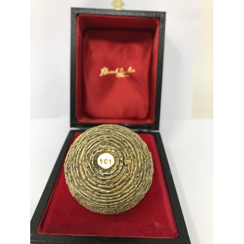 80 - A silver gilt Easter egg, by Stuart Devlin, No 35, London 1977, 5.35 ozt, cased