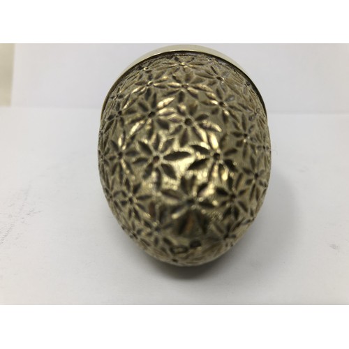 83 - A silver gilt Easter egg, by Stuart Devlin, No 101, cased with receipt, 5.75 ozt