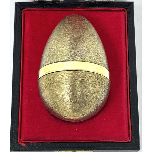 84 - A silver gilt Easter egg, by Stuart Devlin, No 35, London 1979, 3.46 ozt, cased, with receipt