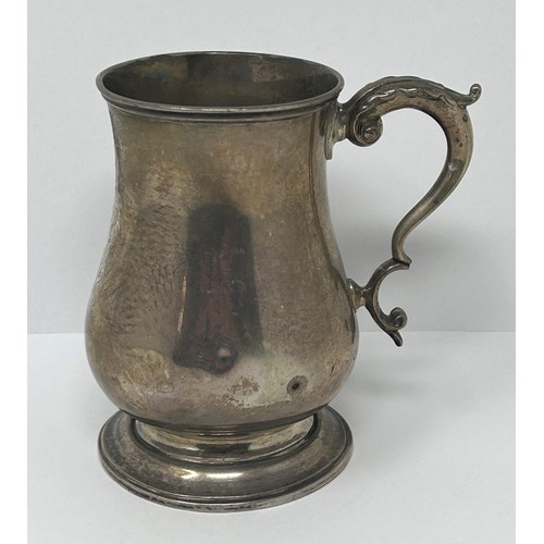 120 - A Victorian silver mug, London 1860, 5.9 ozt