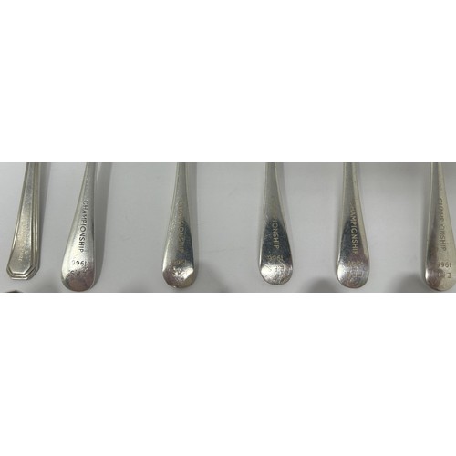 148 - Assorted silver teaspoons, 8.6 ozt