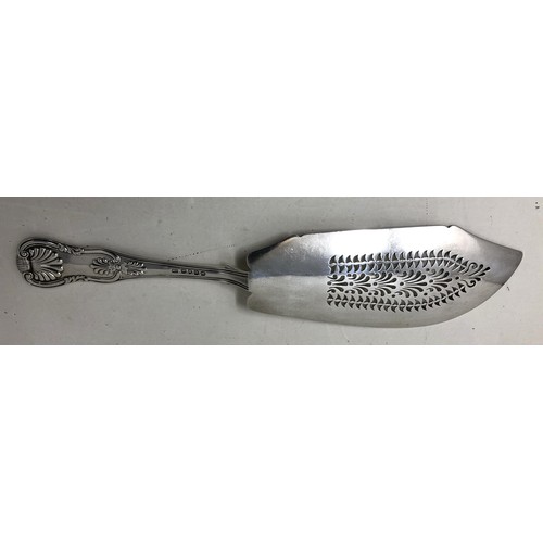 202 - A George III silver fiddle and shell pattern fish slice, London 1785, 6.9 ozt