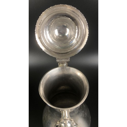 269 - A George III silver coffee pot, with a turned wooden handle, London 1769, 26.5 ozt, all in 26.5 ozt