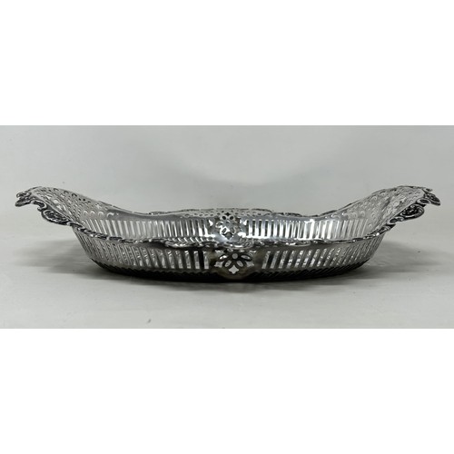 279 - An Edward VII silver pierced oval dish, Sheffield 1909, 10.9 ozt